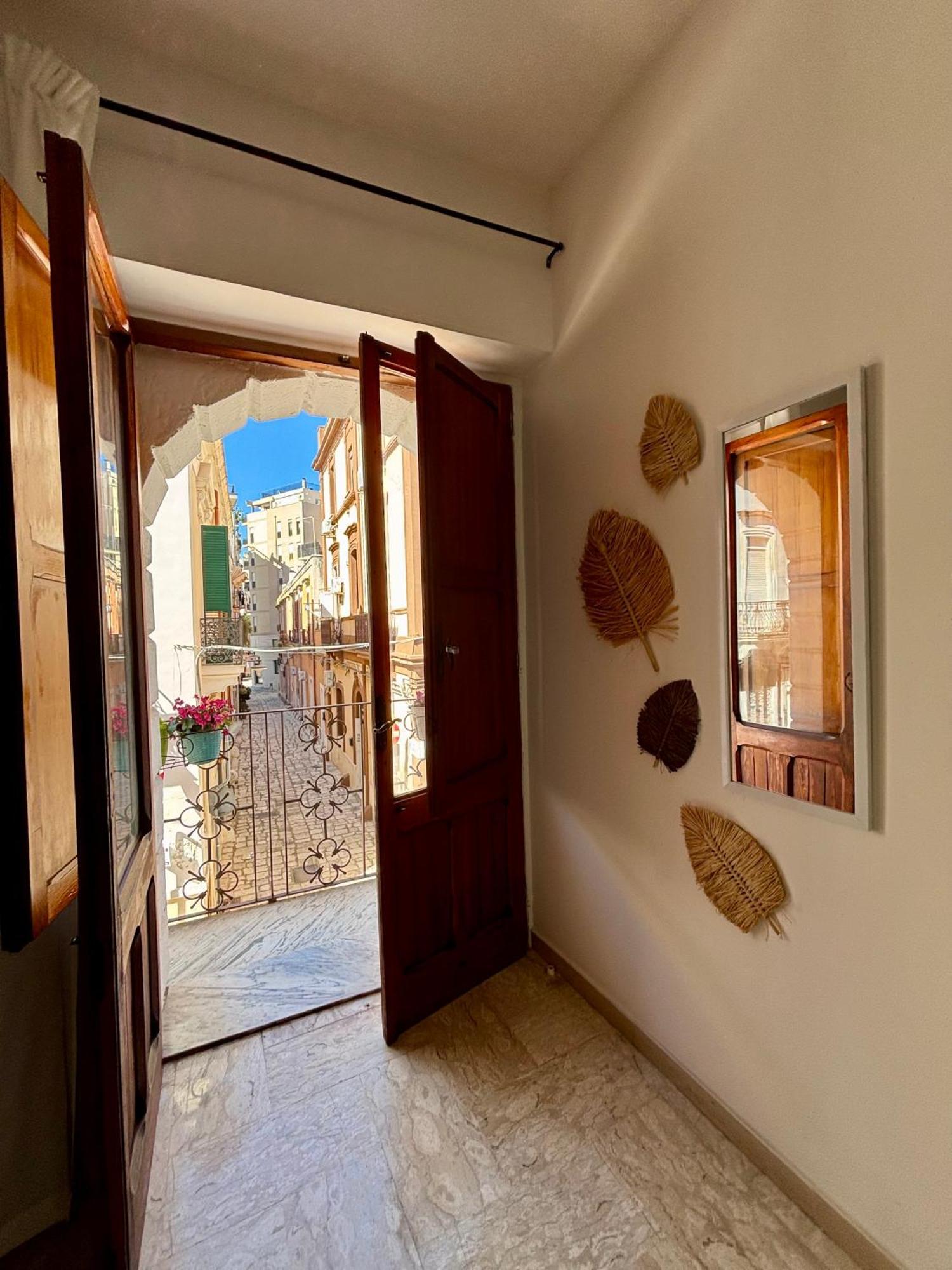 La Pergola Del Centro Apartment Brindisi Bagian luar foto