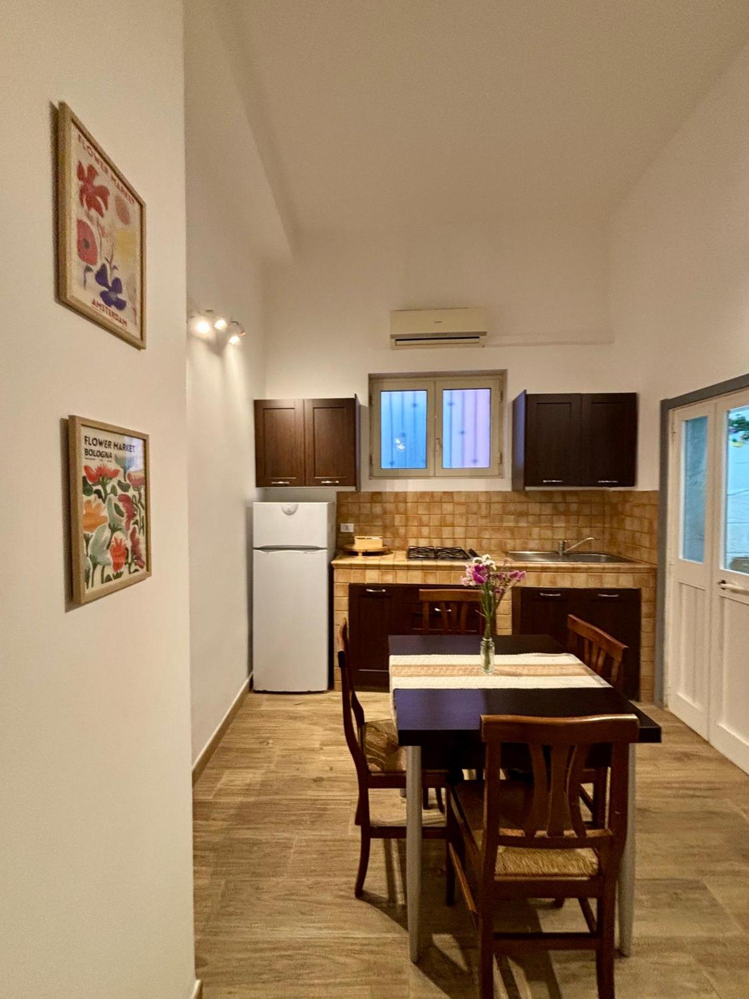 La Pergola Del Centro Apartment Brindisi Bagian luar foto