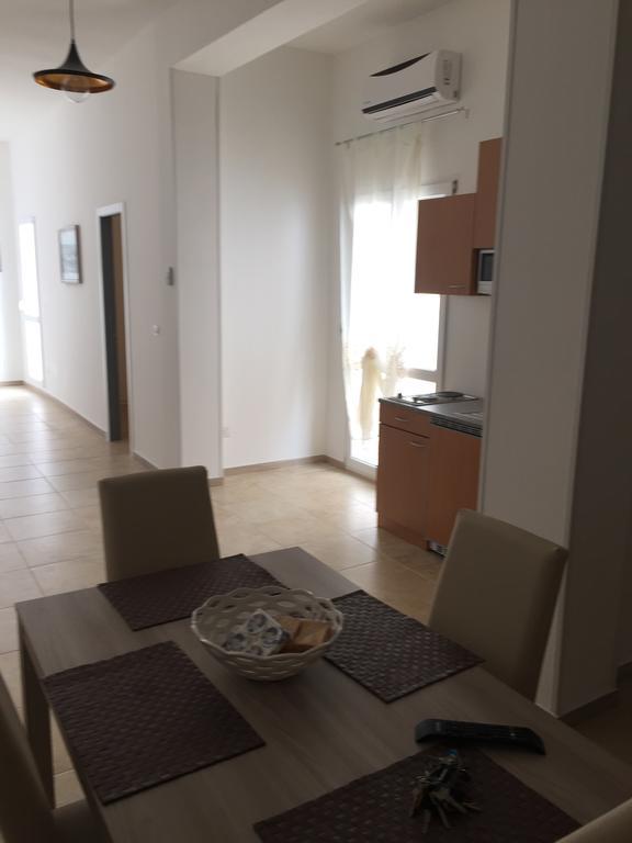 La Pergola Del Centro Apartment Brindisi Bagian luar foto